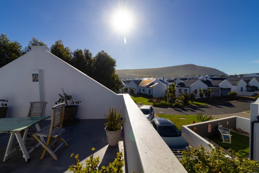 2 Bedroom Property for Sale in Sandbaai Western Cape